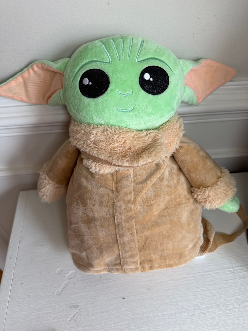 Star Wars The Mandalorian Grogu "The Child" Plush Backpack – Like New.